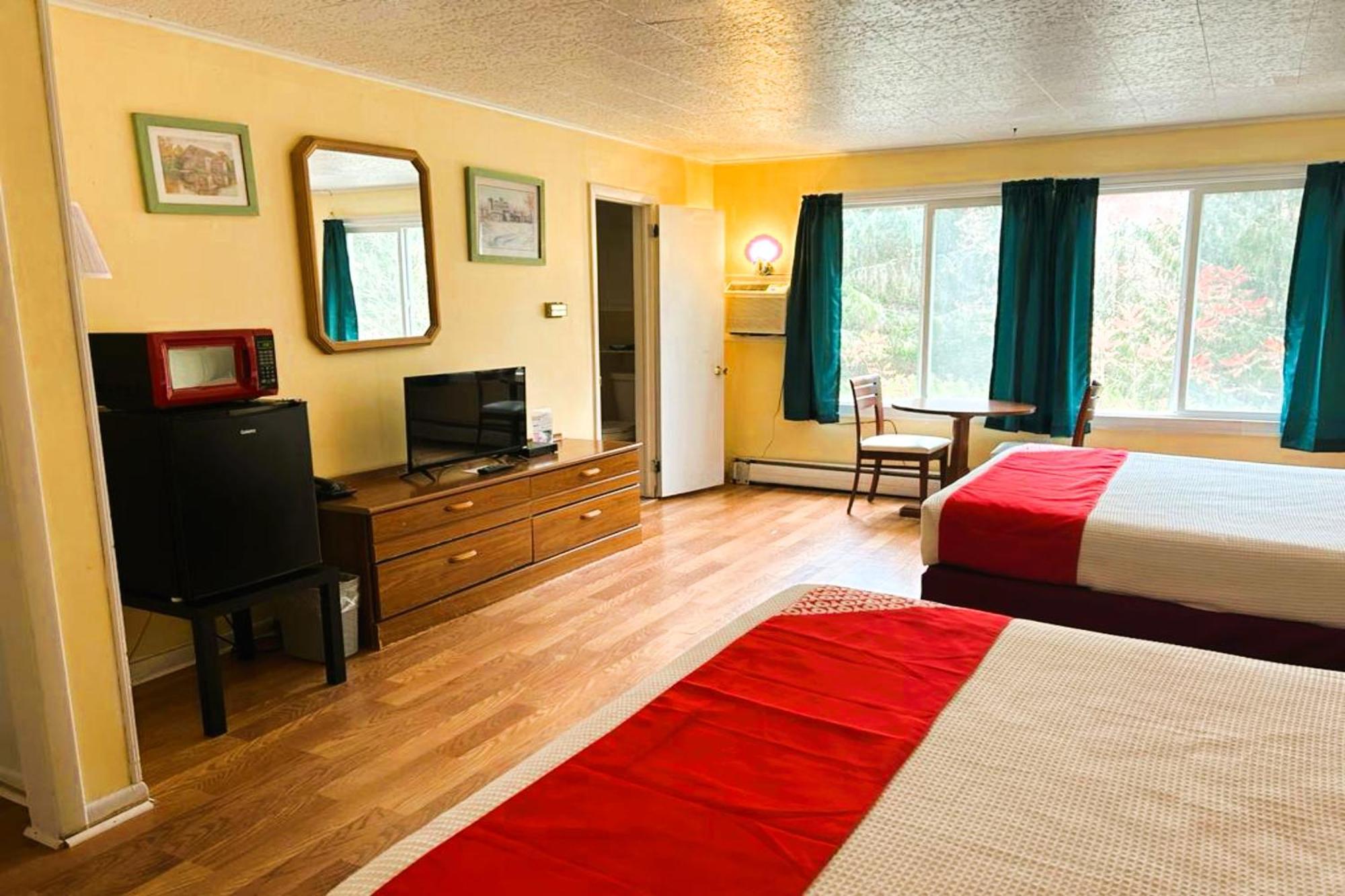 Buena Vista Inn Motel Delhi 외부 사진