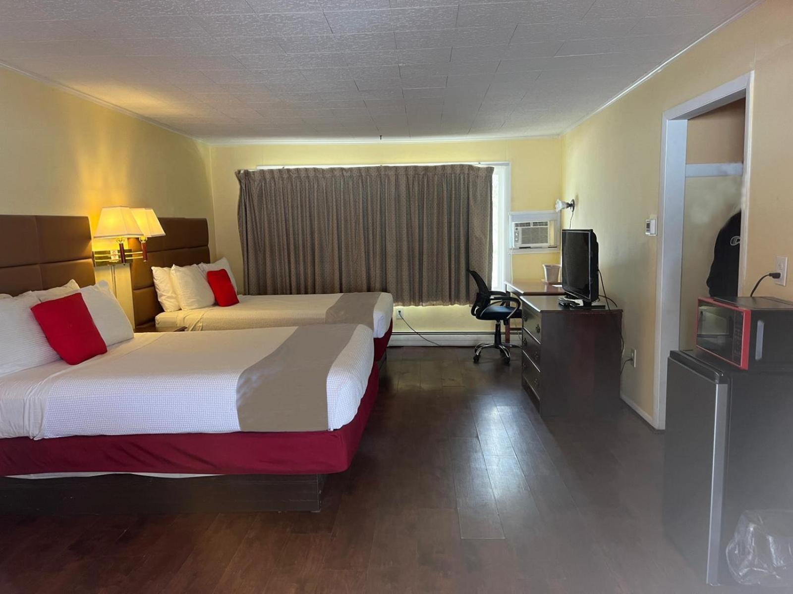 Buena Vista Inn Motel Delhi 외부 사진