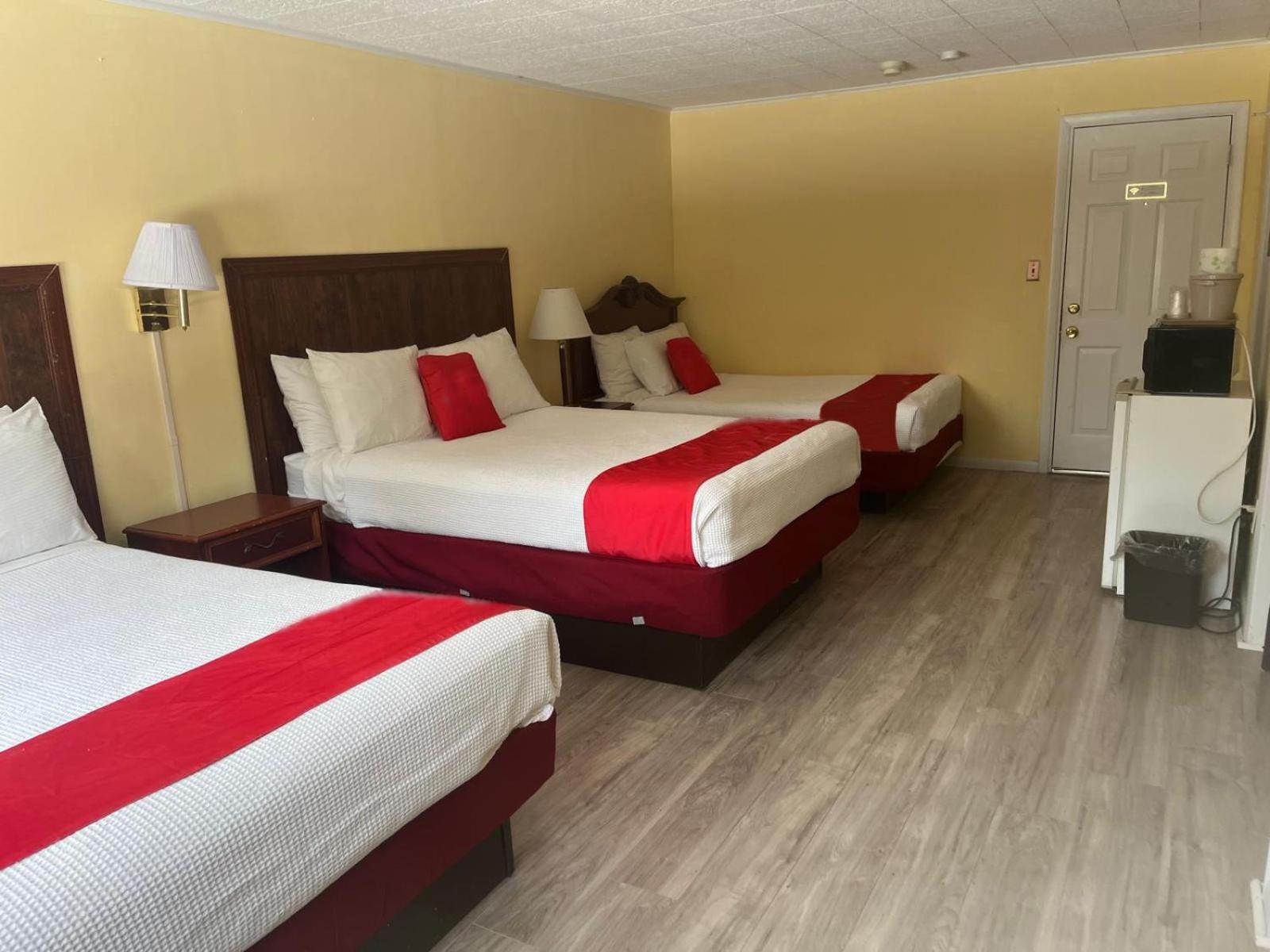 Buena Vista Inn Motel Delhi 외부 사진
