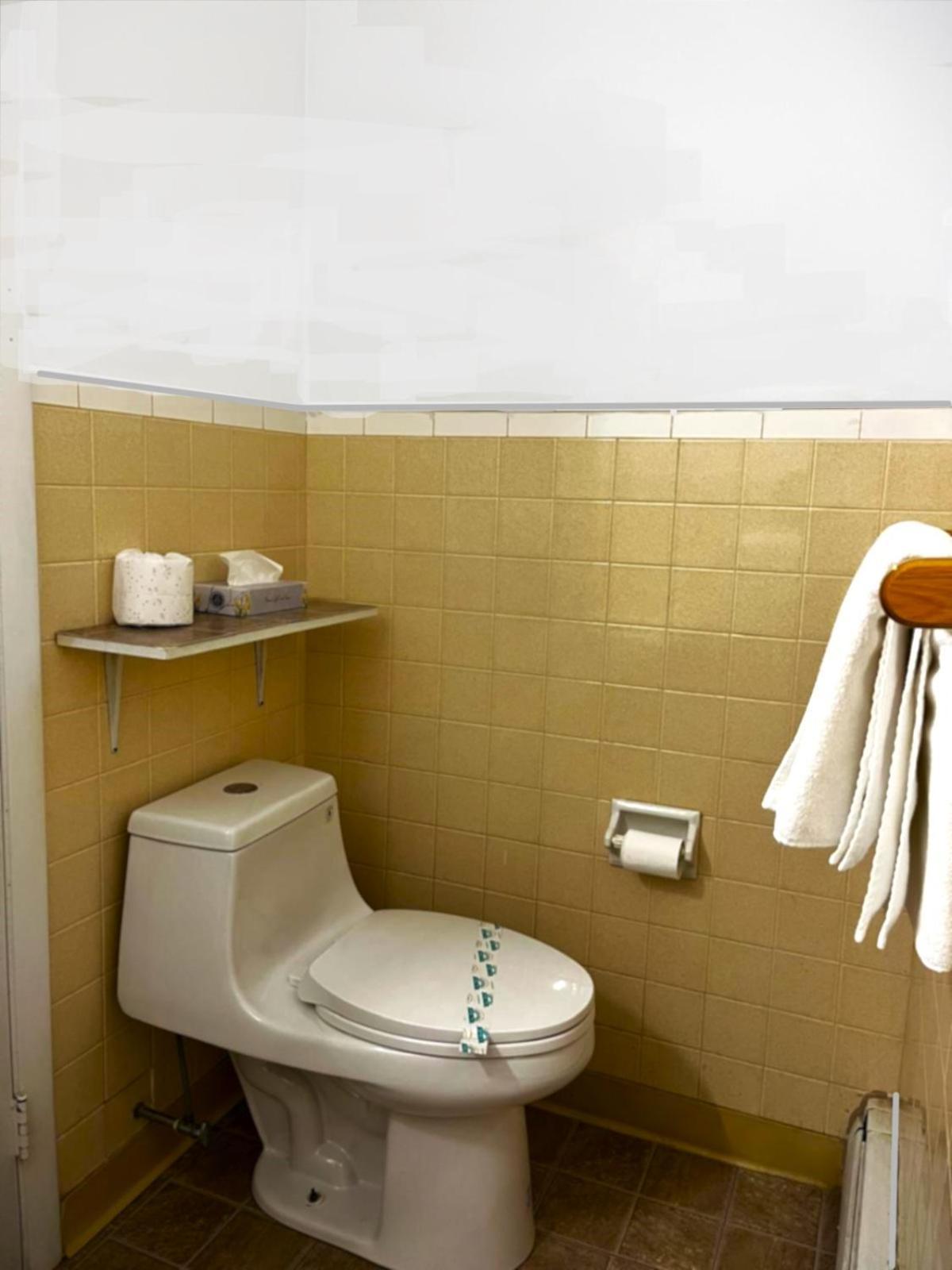 Buena Vista Inn Motel Delhi 외부 사진